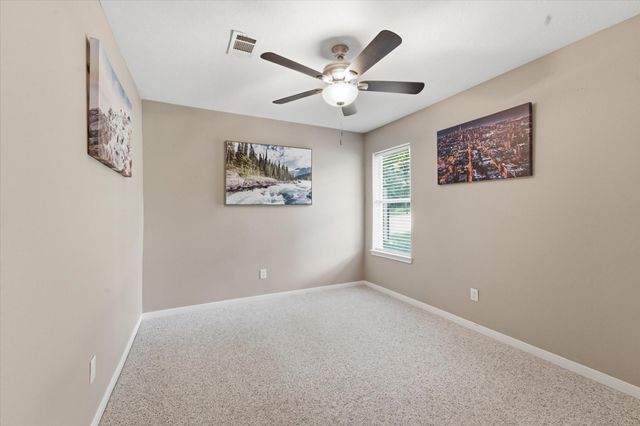 13 Westwood Drive, Huntsville, TX 77320