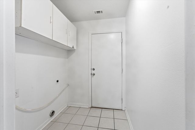 13 Westwood Drive, Huntsville, TX 77320