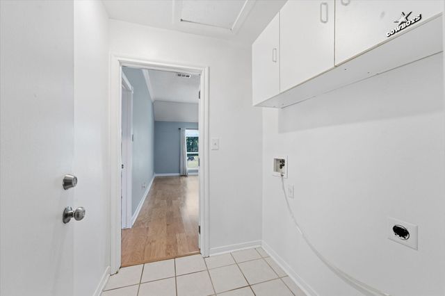13 Westwood Drive, Huntsville, TX 77320