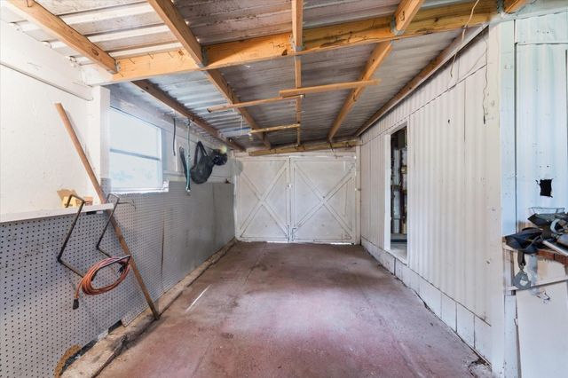 13 Westwood Drive, Huntsville, TX 77320