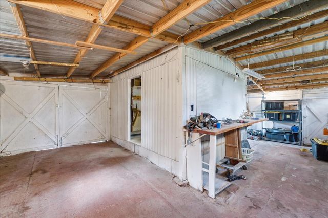 13 Westwood Drive, Huntsville, TX 77320