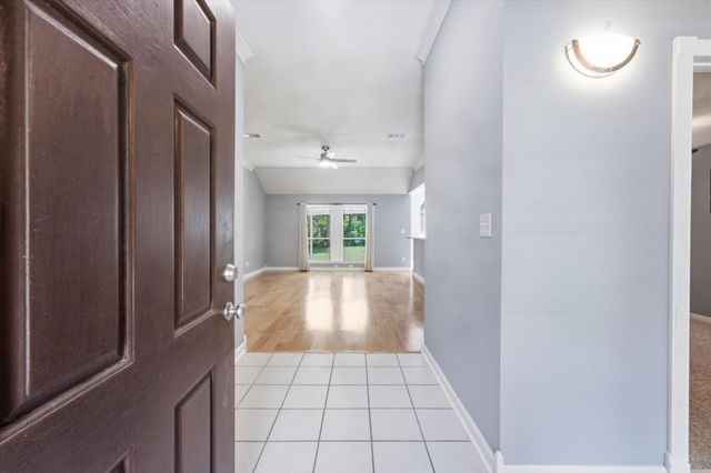 13 Westwood Drive, Huntsville, TX 77320