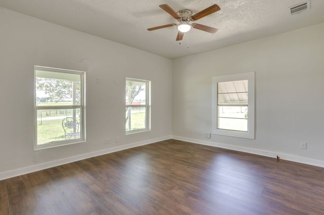 5641 County Road 313a, Alvarado, TX 76009