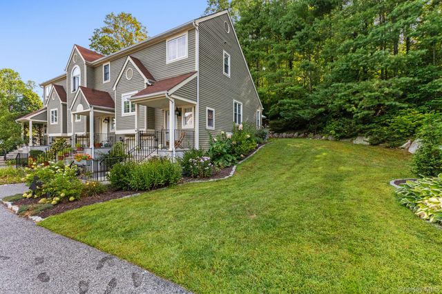 903 Kensington Way, Mount Kisco, NY 10549