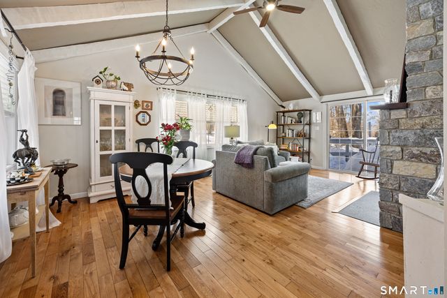 28 Davis Road, New Hartford, CT 06057