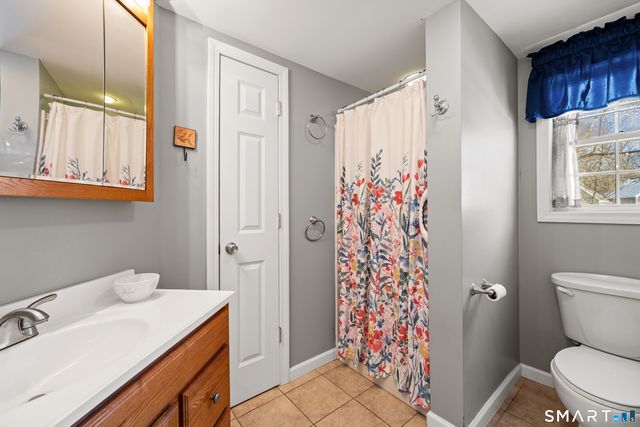 28 Davis Road, New Hartford, CT 06057