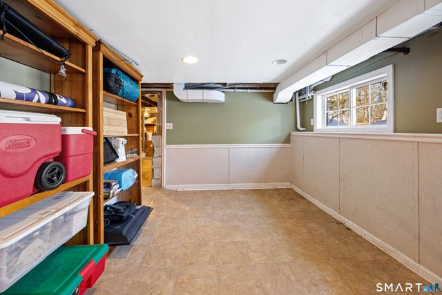 28 Davis Road, New Hartford, CT 06057