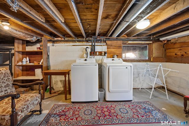 28 Davis Road, New Hartford, CT 06057