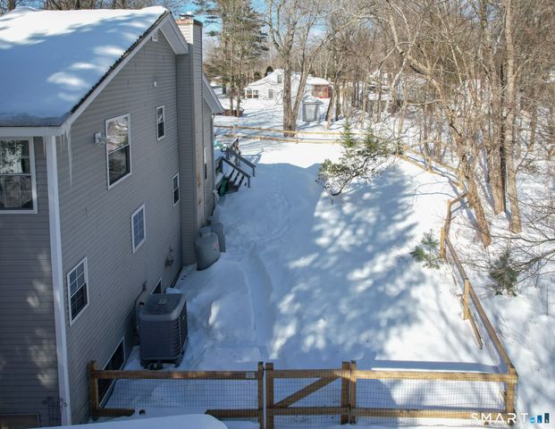 28 Davis Road, New Hartford, CT 06057