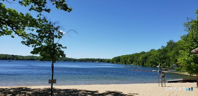 28 Davis Road, New Hartford, CT 06057