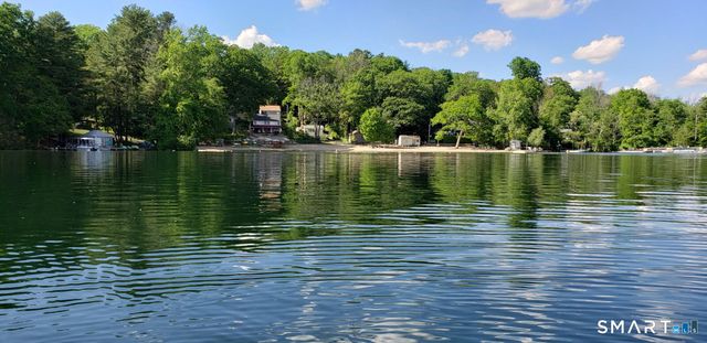 28 Davis Road, New Hartford, CT 06057