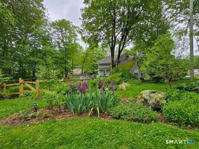 28 Davis Road, New Hartford, CT 06057