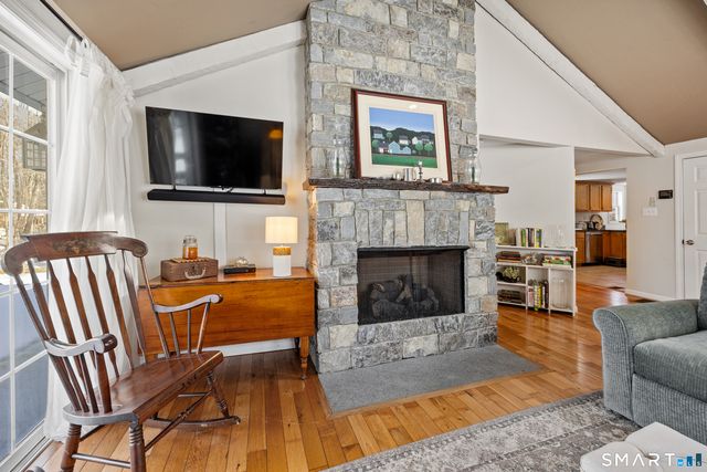 28 Davis Road, New Hartford, CT 06057