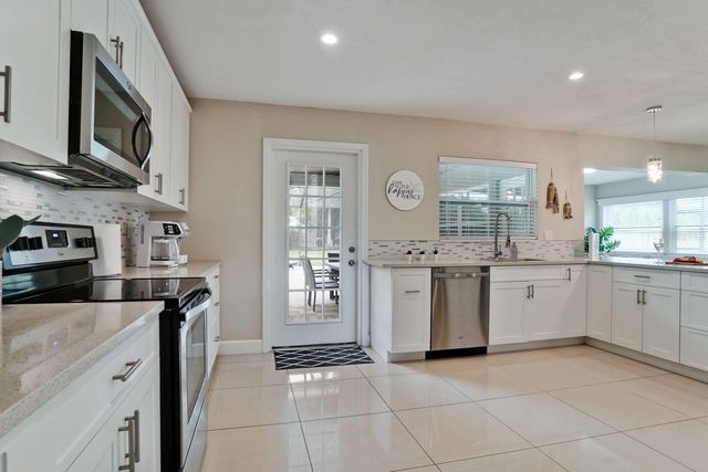 1109 DE NARVAEZ AVENUE, Bradenton, FL 34209