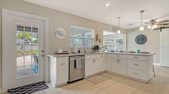 1109 DE NARVAEZ AVENUE, Bradenton, FL 34209