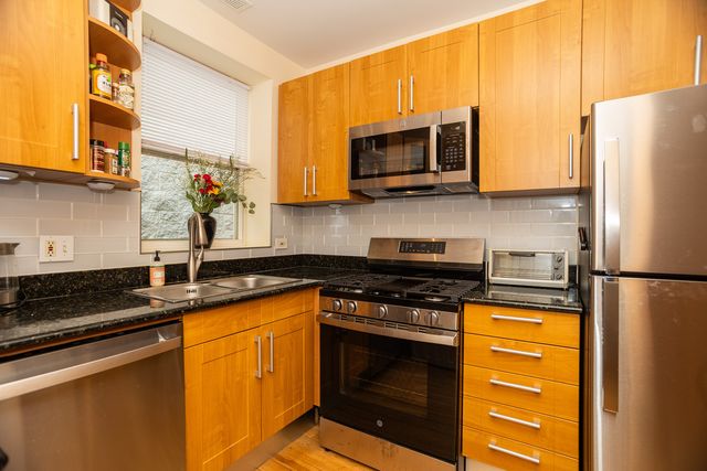 4750 N Albany Avenue 3, Chicago, IL 60625