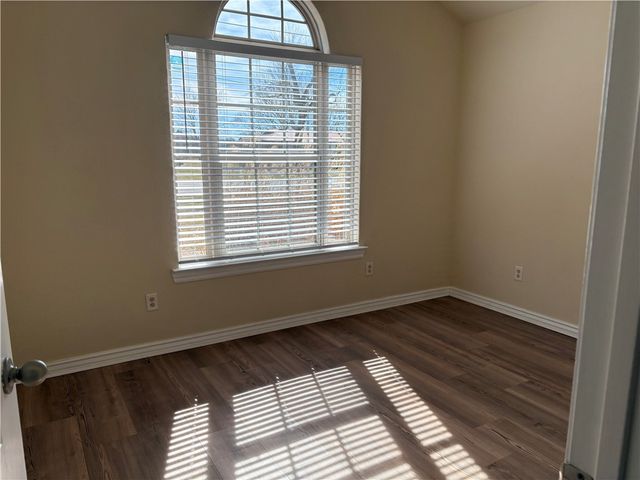 2388 Harris Drive, Fayetteville, AR 72701