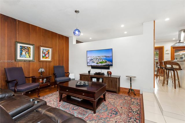 360 Menores Ave, Coral Gables, FL 33134