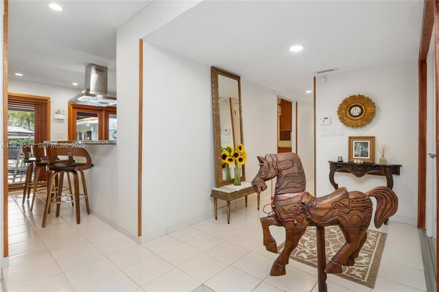 360 Menores Ave, Coral Gables, FL 33134