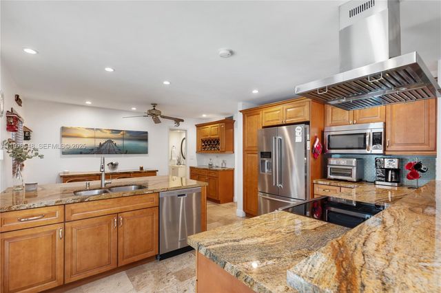 360 Menores Ave, Coral Gables, FL 33134