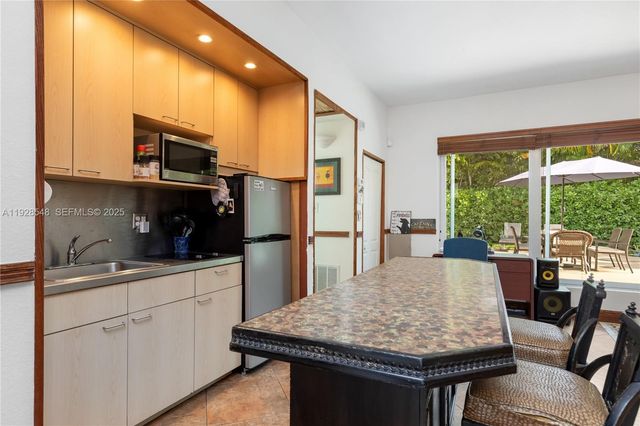 360 Menores Ave, Coral Gables, FL 33134