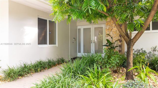 360 Menores Ave, Coral Gables, FL 33134