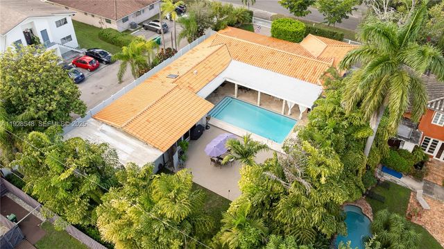 360 Menores Ave, Coral Gables, FL 33134