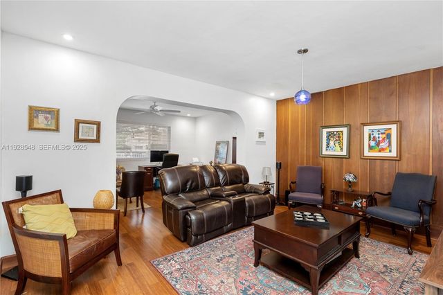 360 Menores Ave, Coral Gables, FL 33134