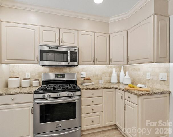 6 Creekside Way, Asheville, NC 28804