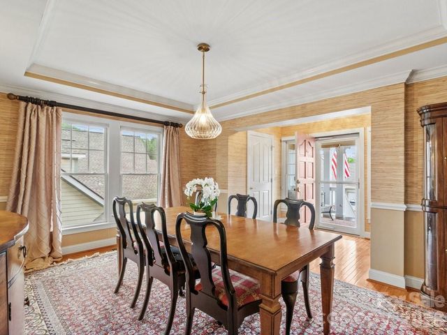 6 Creekside Way, Asheville, NC 28804