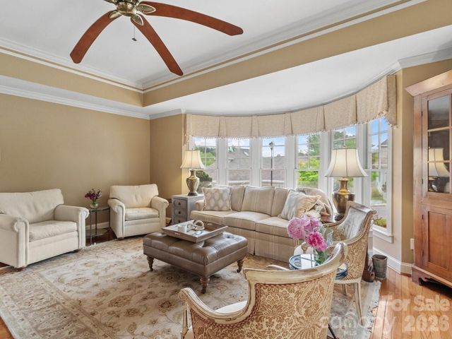 6 Creekside Way, Asheville, NC 28804