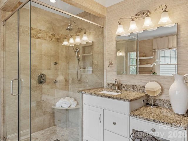 6 Creekside Way, Asheville, NC 28804