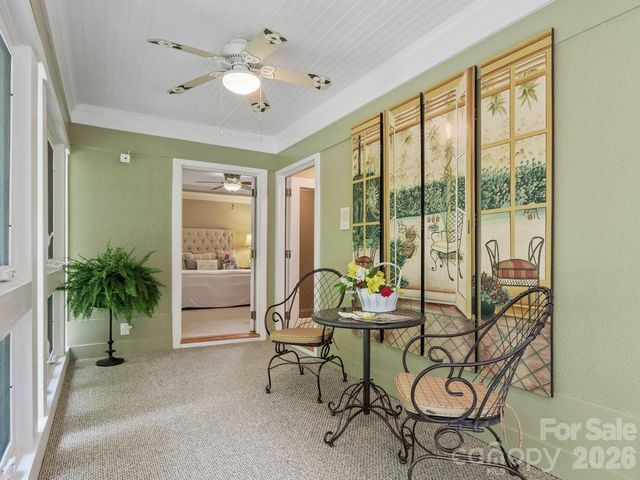 6 Creekside Way, Asheville, NC 28804