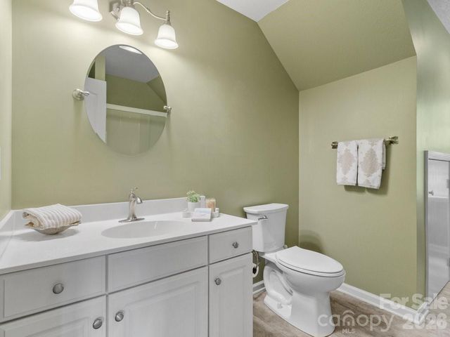 6 Creekside Way, Asheville, NC 28804