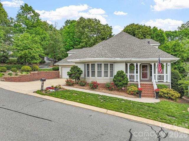 6 Creekside Way, Asheville, NC 28804