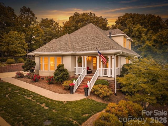 6 Creekside Way, Asheville, NC 28804
