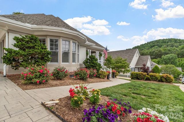 6 Creekside Way, Asheville, NC 28804