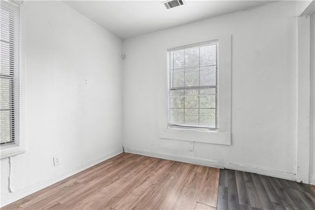 8806 E 55th Street, Raytown, MO 64133