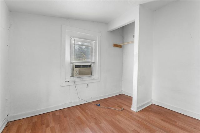 8806 E 55th Street, Raytown, MO 64133