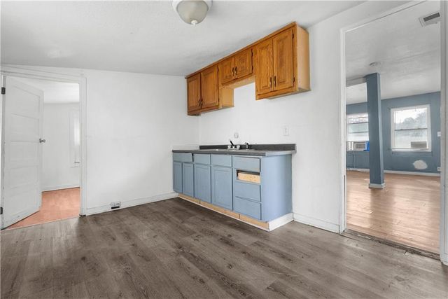 8806 E 55th Street, Raytown, MO 64133