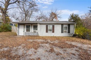 8806 E 55th Street, Raytown, MO 64133