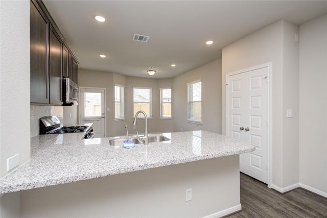 8403 Baywatch Circle, Baytown, TX 77523