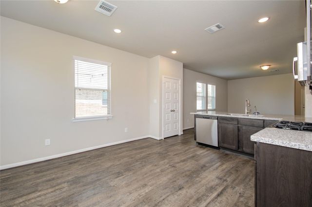 8403 Baywatch Circle, Baytown, TX 77523