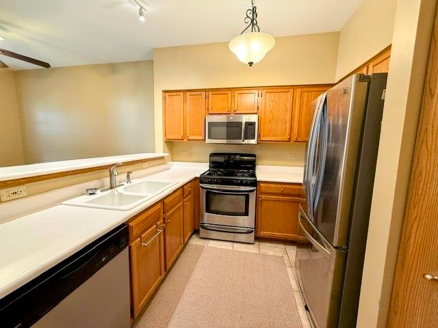 5 Dewalt Court, Elmhurst, IL 60126