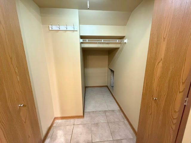 5 Dewalt Court, Elmhurst, IL 60126