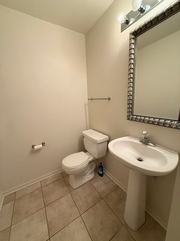 5 Dewalt Court, Elmhurst, IL 60126