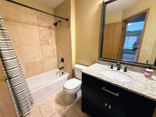 5 Dewalt Court, Elmhurst, IL 60126