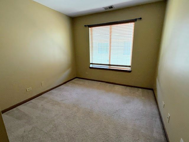 5 Dewalt Court, Elmhurst, IL 60126