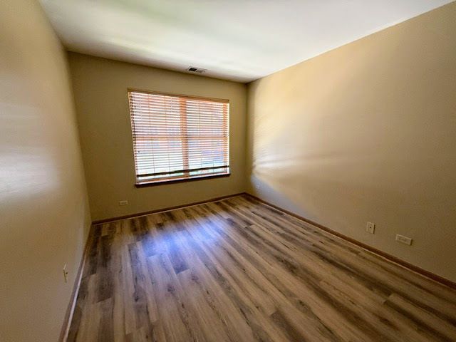 5 Dewalt Court, Elmhurst, IL 60126