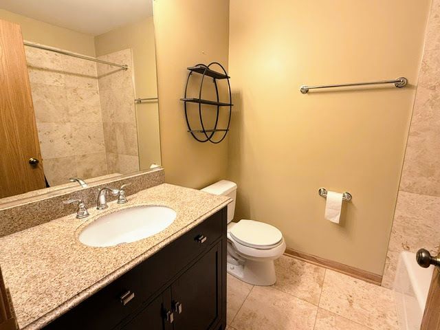 5 Dewalt Court, Elmhurst, IL 60126
